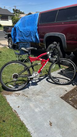 Mountain bike size 26 KHS. FXTg trail ood condition ready to ride