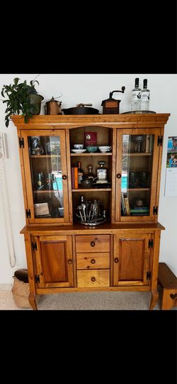 Solid Wood Hutch
