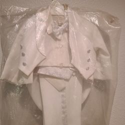 White M Usa Size. Dress For Boy, Never Use, 
