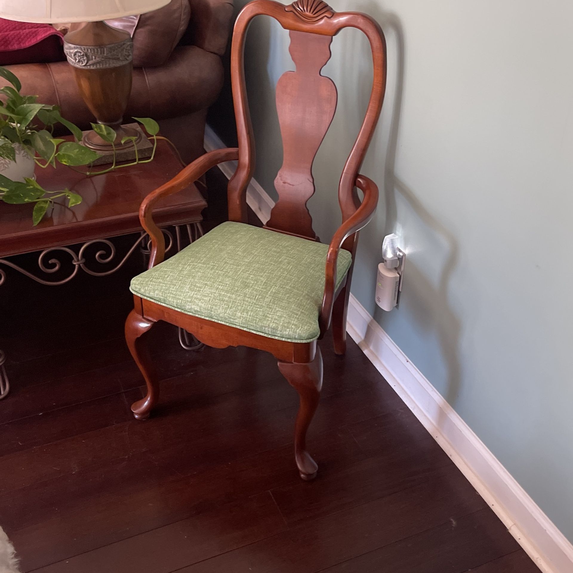 Queen Anne Dining Chairs 