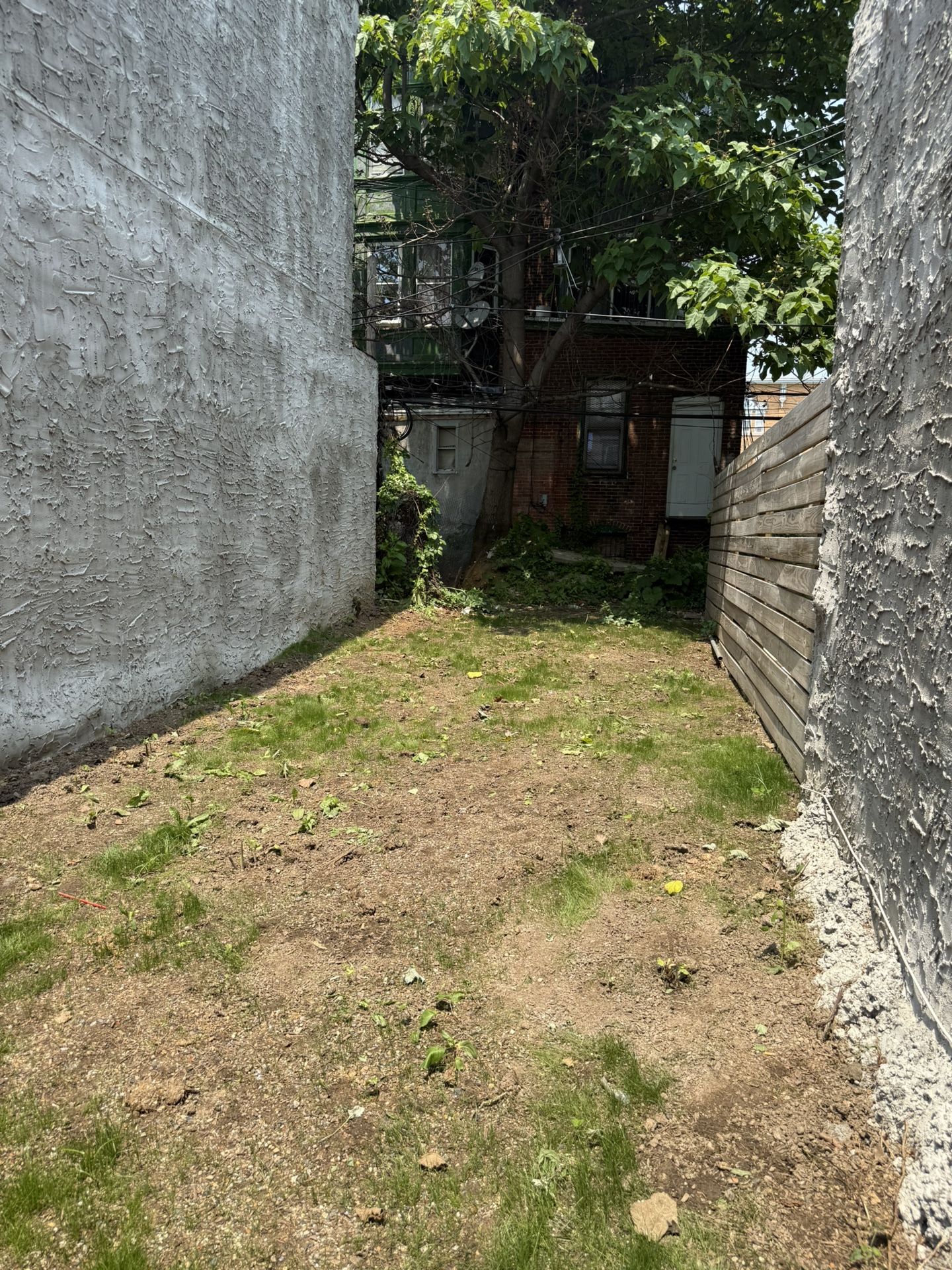 NICE LOT FOR SALE NEAR TEMPLE UNIVERSITY OFF BROAD AND ALLEGHENY.