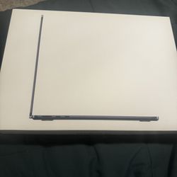 Macbook Air M4 Chip 13-inch 16 GB 256 GB BRAND NEW SEALED BOX