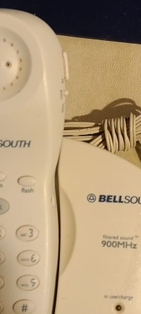 Telephone Bell South cordless landline desk or wall mount, works, may need battery. Pu East, North, West