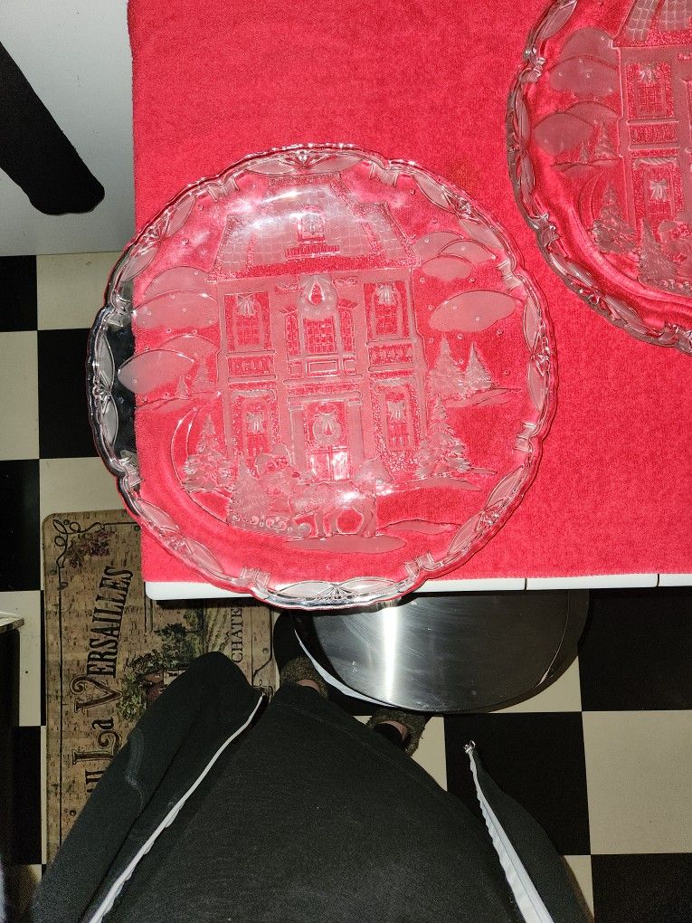 2 Large Christmas Plates