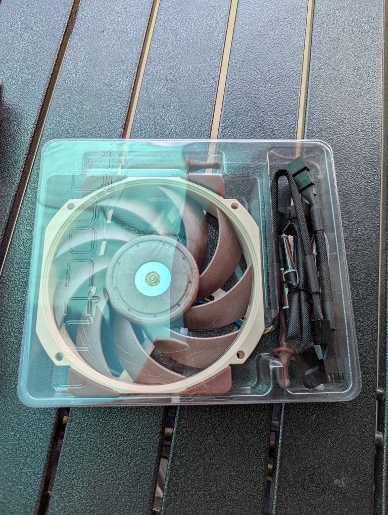 Noctua NF-A12x25r PWM 120mm Case Fan