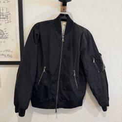 Black Bomber/Puffer Jacket- Unisex Streetwear (Medium)