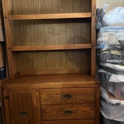 Young Hinkle Oak Dresser With Shelves And Cabinet