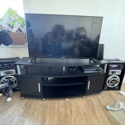 Element flat screen TV 40 Inch With Stand 