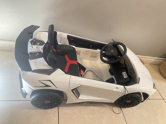 Lamborghini Drive On Car With Charger 