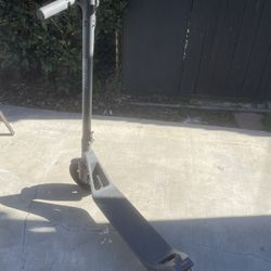 Electric scooter