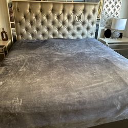 Grey bed, Vanity, 2 Side Desks 