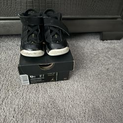 Jordan 6 Rings (Size 6C) – Black/Metallic Gold/White