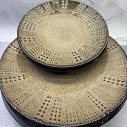 (3) Dinner & (3) salad plates. Gourmet Basics by Mikasa 'Daymon Mocha' Tan/Brown. 11 1/4 “dinner & 8.25" salad plate.