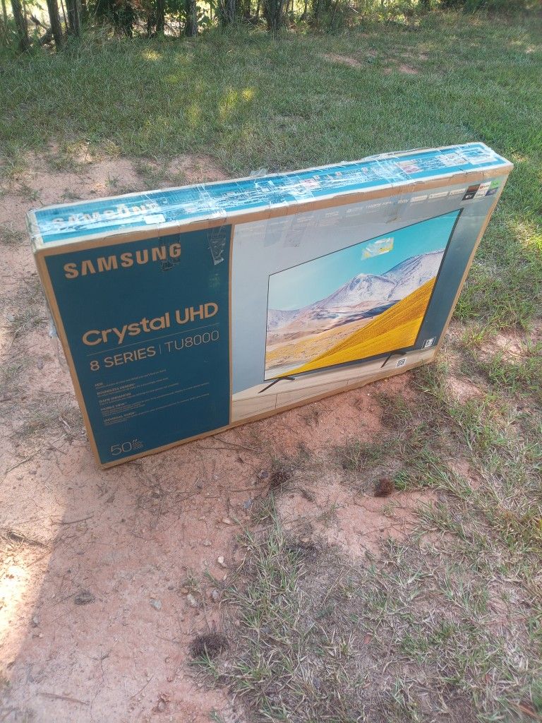 -FIRM PRICE NON-NEGOTIABLE- 50 In. Samsung 4k Crystal Smart TV W/Solar-Powered Remote