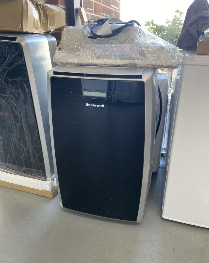 air conditioning unit w/ dehumidifier and fan