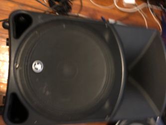 15 inches mackie 1000 watts no power