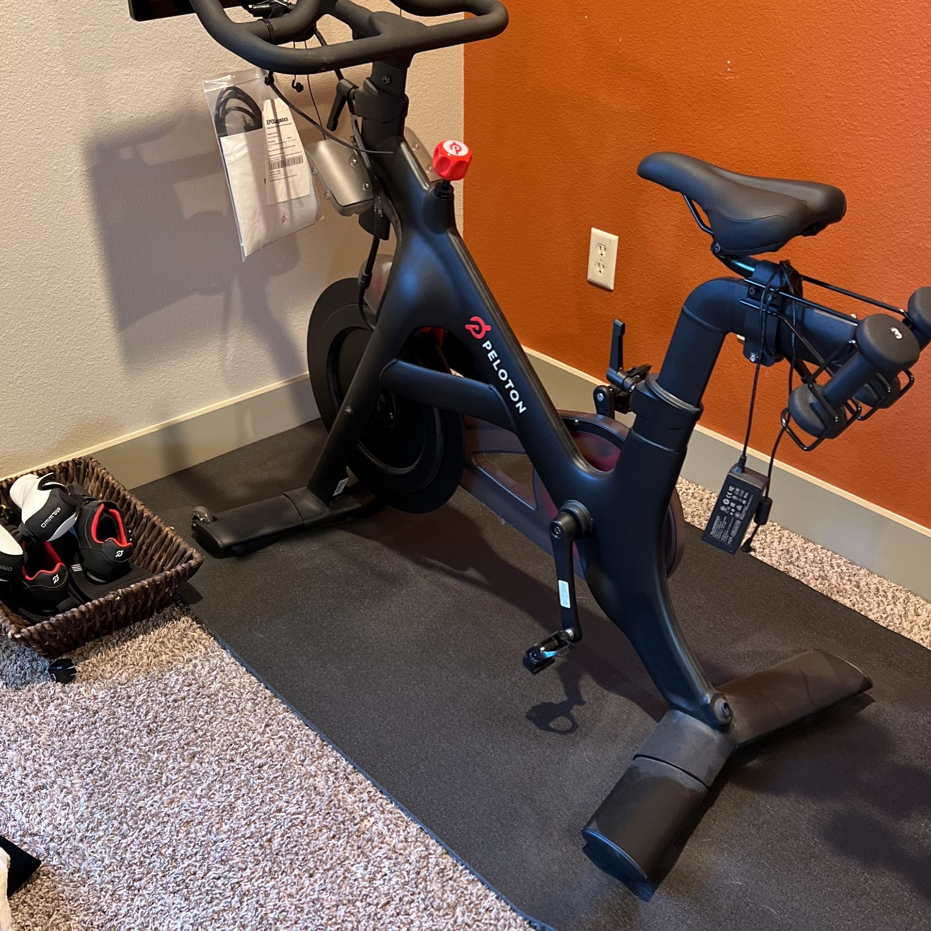 difference between peloton bikes