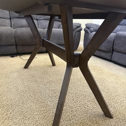 Dining table & Chairs