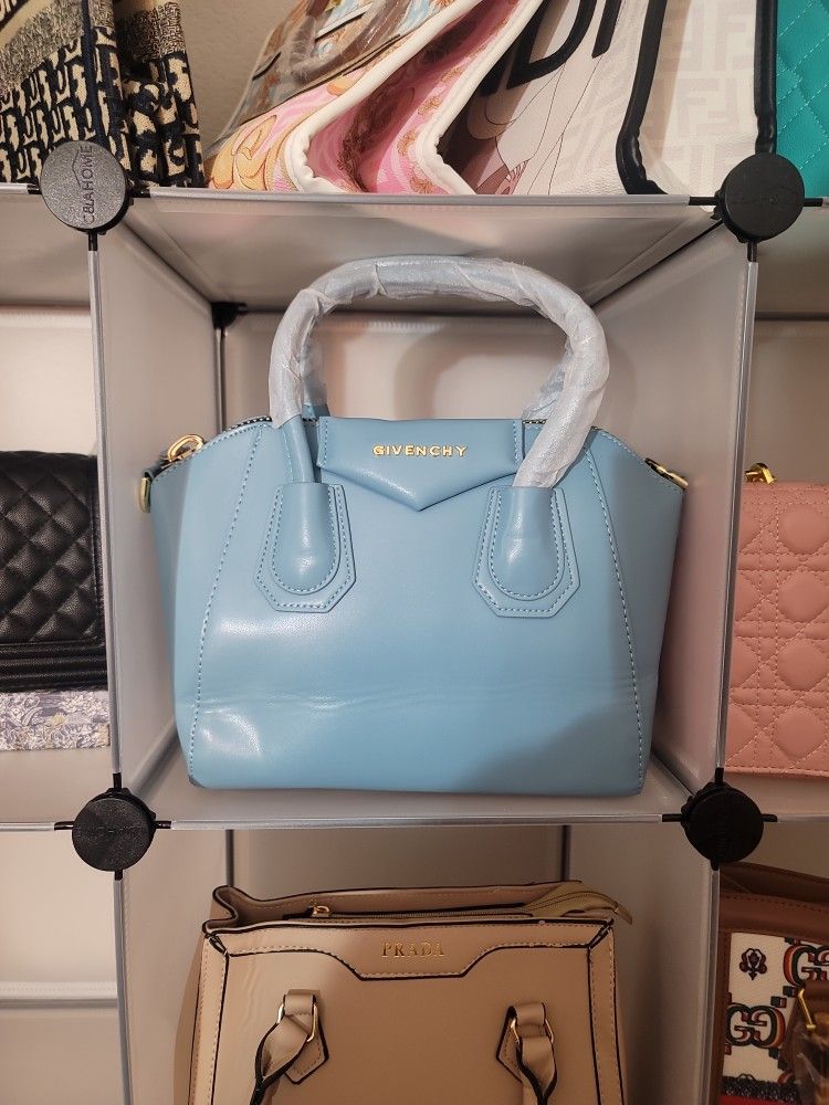 Early Christmas Sale