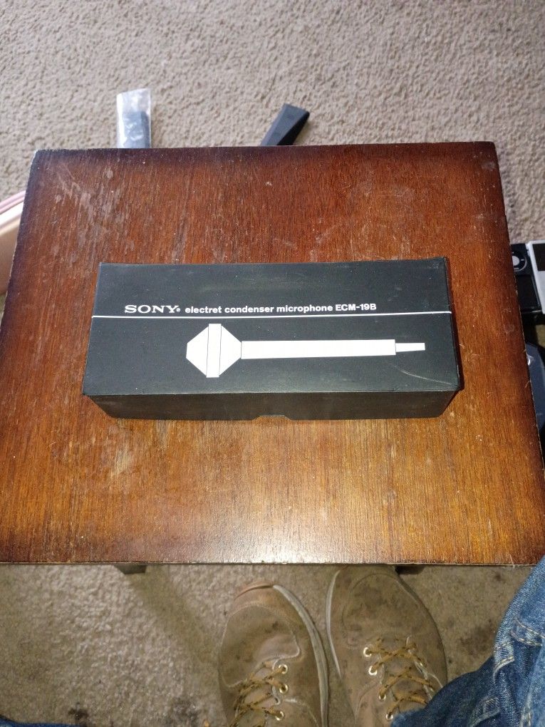 Sony ECM-19B Electret Condenser Microphone. 