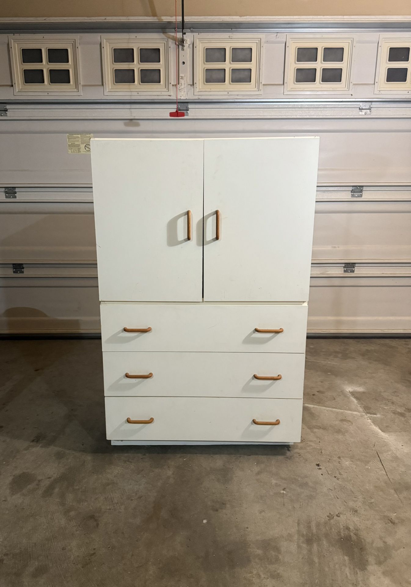 THREE DRAWERS DRESSER WITH CABINET