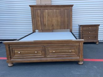 Bed frame & Nightstand (Queen)