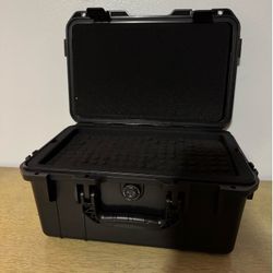 Lockable waterproof Hard shell gun/ammo case with three compartments and customizable foam (case only) X(377)