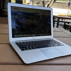 Apple MacBook Air 13” i5/4GB/256GB SSD $180 