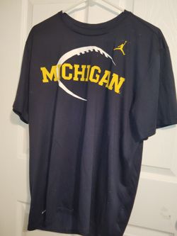 XL Nike Dri-Fit Athletic Cut Michigan Wolverines Logo Blue T-Shirt   FLAWS