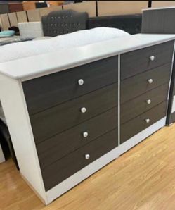 Eight drawers dresser