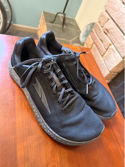 Altra Escalante Running Shoes – Men’s 12.5 | All Black