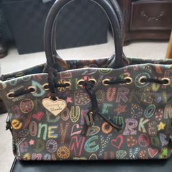 Dooney & Bourke 