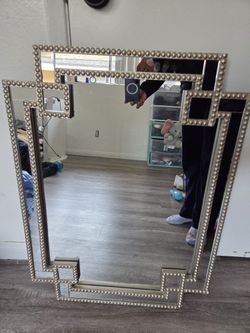 Mirror 32 X 24 Inches 