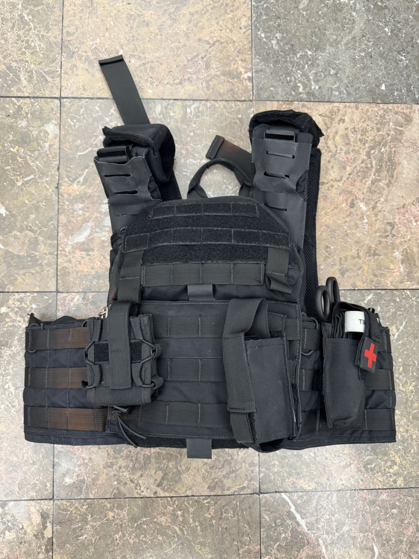 Black Plate Carrier With Level 4 Hard Plates