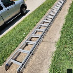 WERNER 32ft Aluminio Extensión Ladder, 250 Lbs De Capacidad,  Like New 