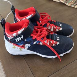 Youth Baseball Cleats!