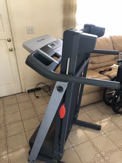 ProForm 380 E Treadmill for Sale in Miami Gardens FL OfferUp