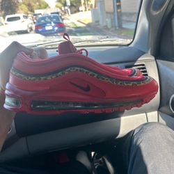 Great condition Women’s Size 10 Nike Airmax Red Leopard Print