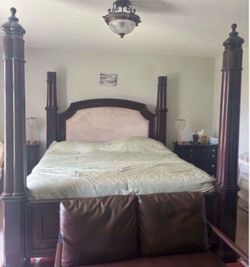 King Bed *Taking Offers*