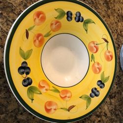 Big Serving Bowl Great For The Holidays In Excellent Condition