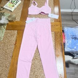Pink alo yoga set