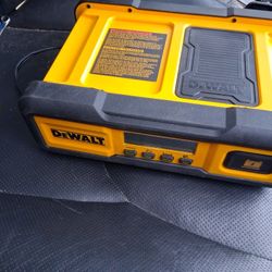 Dewalt Battery Charger / JUMP Starter