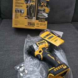 DEWALT XR 20-volt max 1/4-in Brushless Cordless Impact Driver