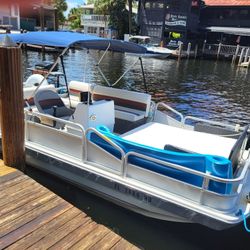 1993 Hurricane Deck Boat 150hp Mercury No Trail
