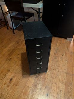 Discontinued Black 6 Drawer - excellent condition