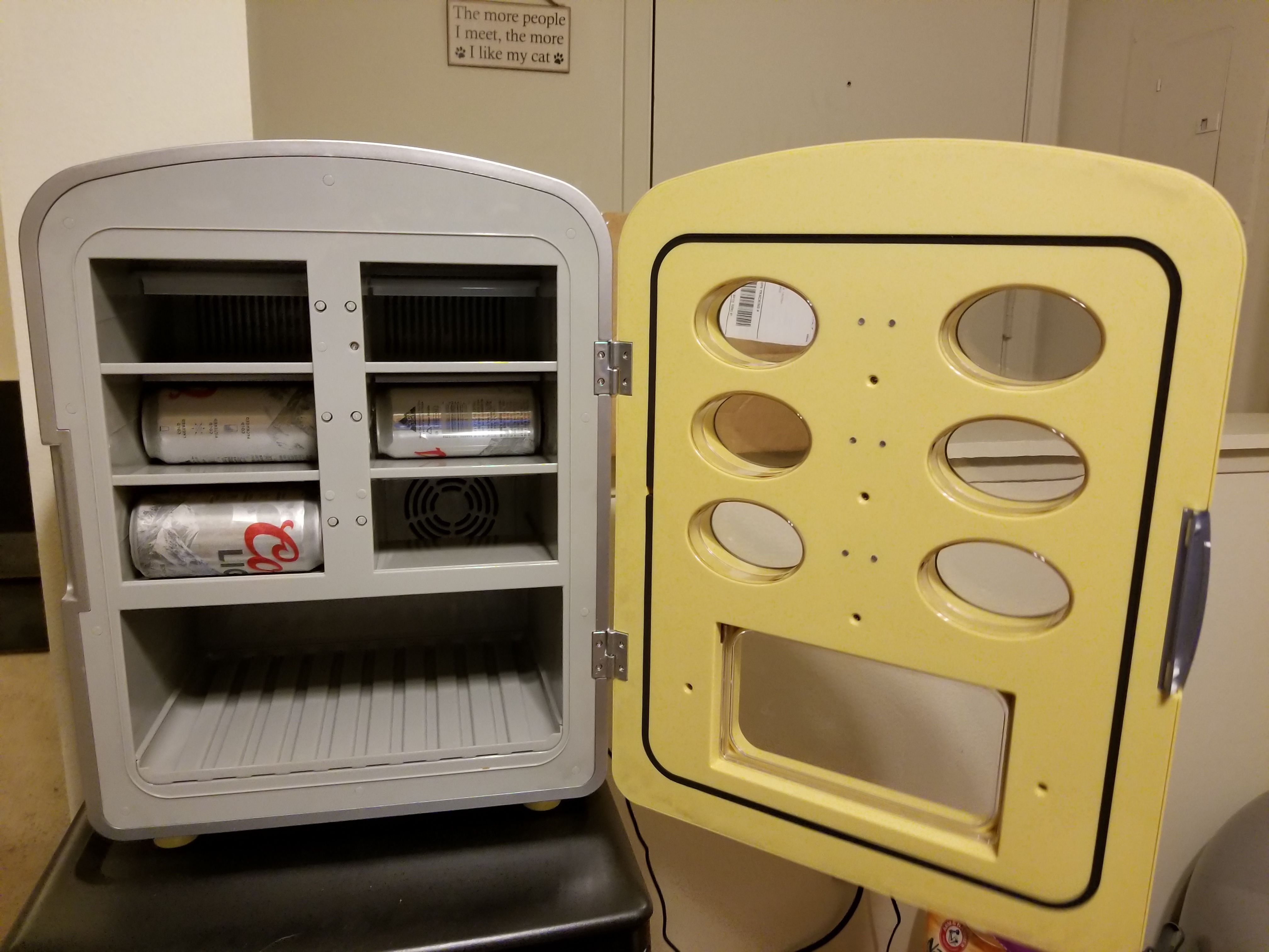 Coors Banquet mini fridge & beer dispenser for Sale in WA OfferUp