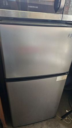Dorm mini Crib refrigerator freezer