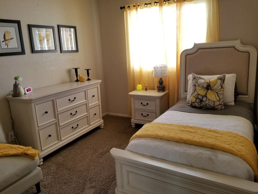 Twin Bedroom Set