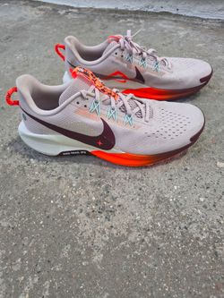 Nike Pegasus Trail Shoes. Silt Red and Hyper Crimson colorway Women Size10.5, men's size 9