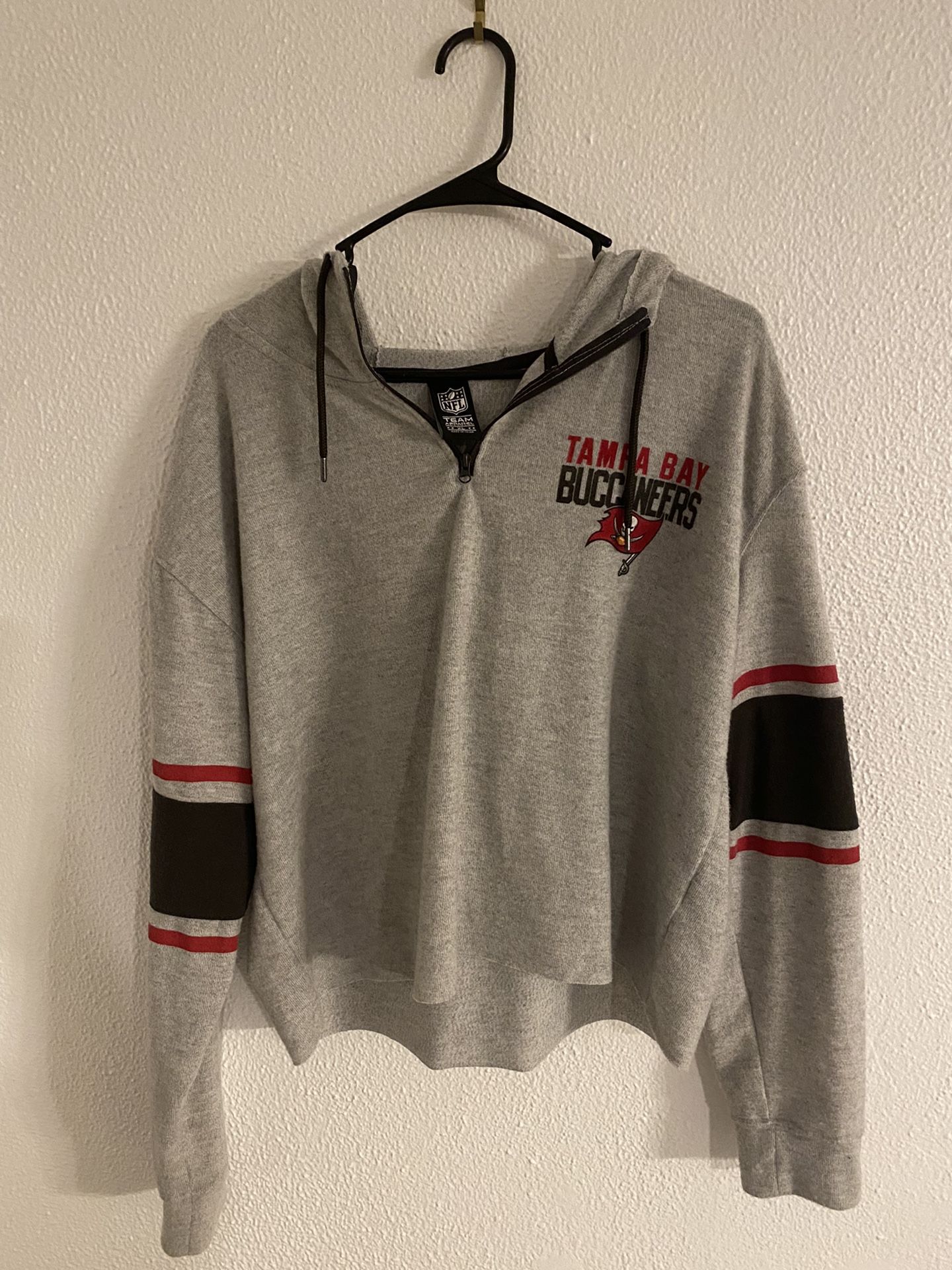 Tampa Bay Buccaneers Cropped Hoodie